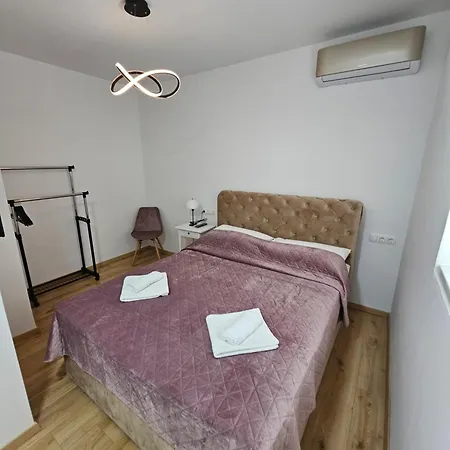 Gaj - Guest With Charm לינה וארוחת בוקר 3*