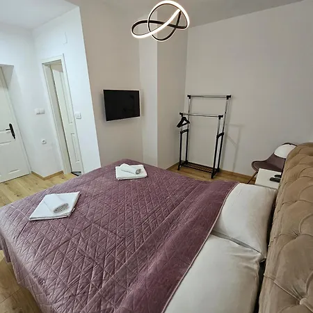 Gaj Nocleg ze śniadaniem 3*