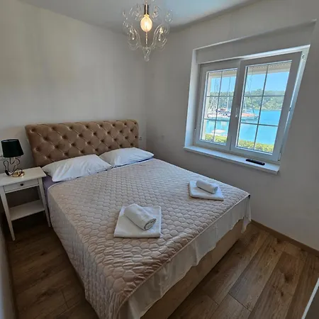 Gaj Nocleg ze śniadaniem 3*