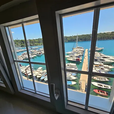 Couette-café Gaj 3*