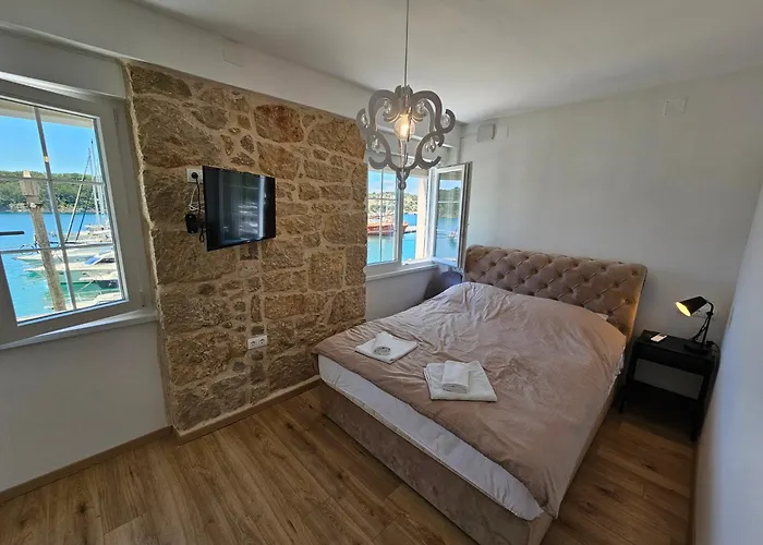 Gaj Couette-café Omišalj