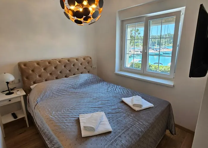 Couette-café Gaj 3*