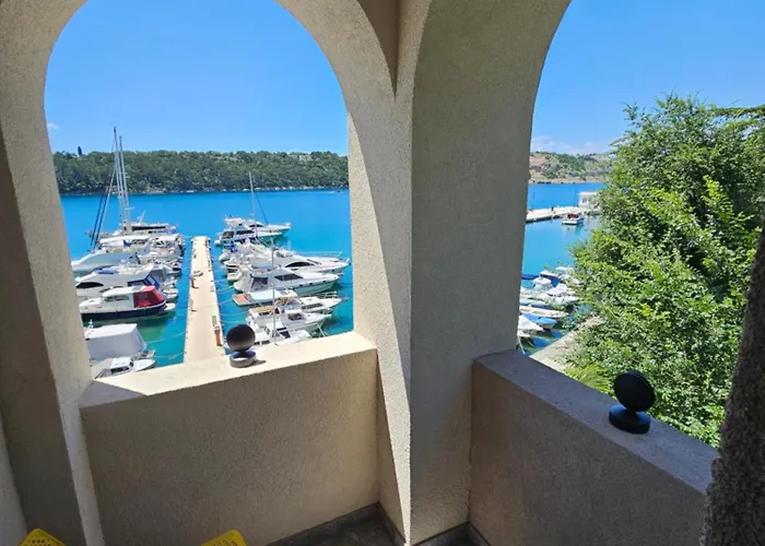 Gaj Couette-café 3*