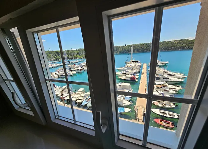 Couette-café Gaj 3*