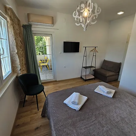 Bed & Breakfast Gaj - Guest With Charm 3*