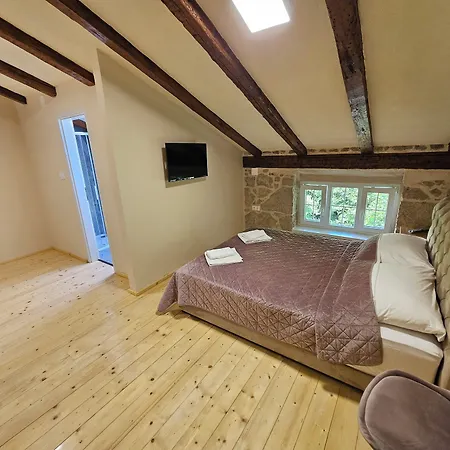 Bed & Breakfast Gaj - Guest With Charm 3*